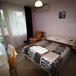 Guest house Zoya