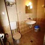 Zoya Guest house 2*