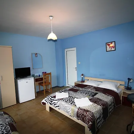 ゾヤ ゲスト ハウス 2*