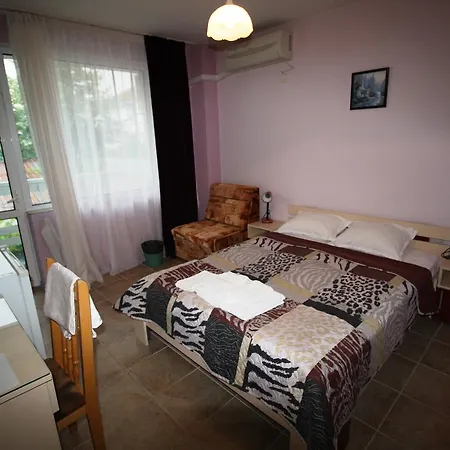 Guest house Zoya